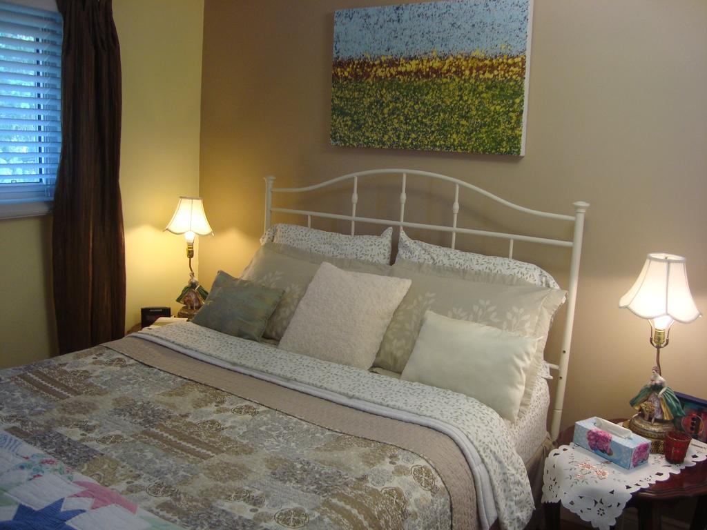 Paddington Place Bed & Breakfast Oshawa Bagian luar foto