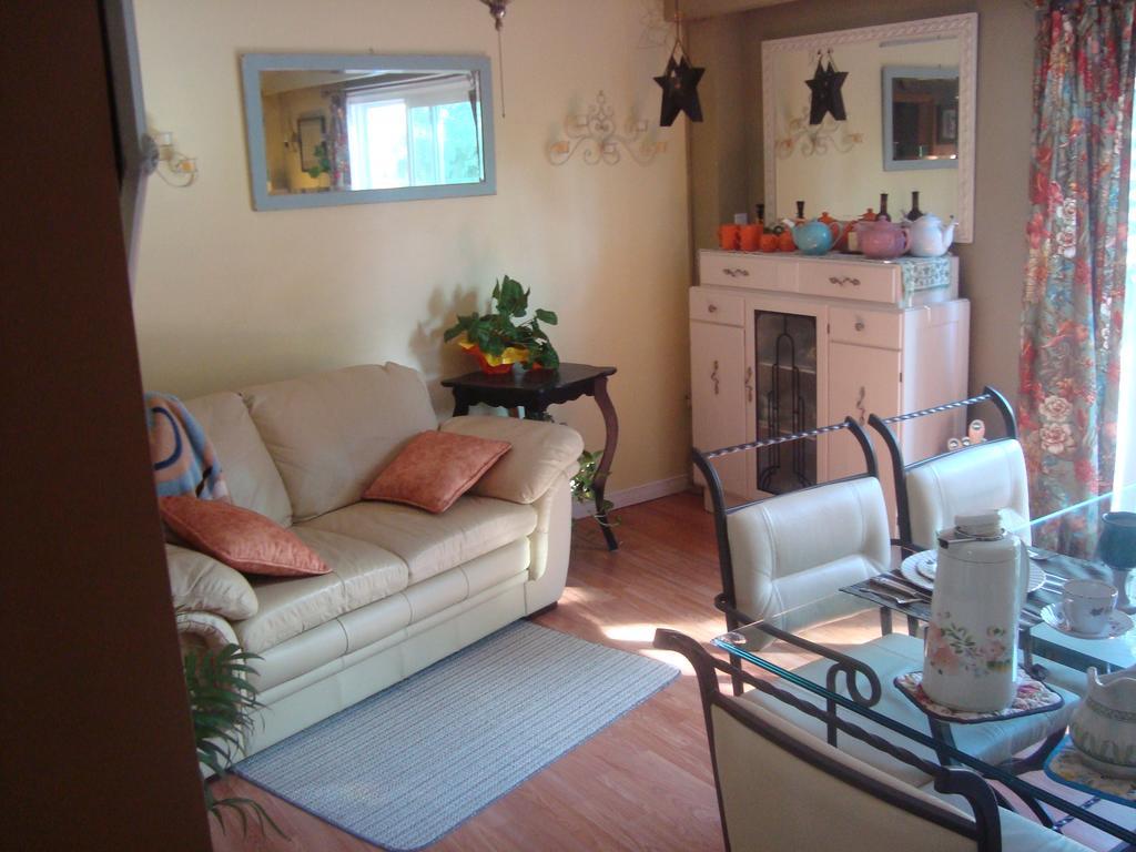 Paddington Place Bed & Breakfast Oshawa Bagian luar foto