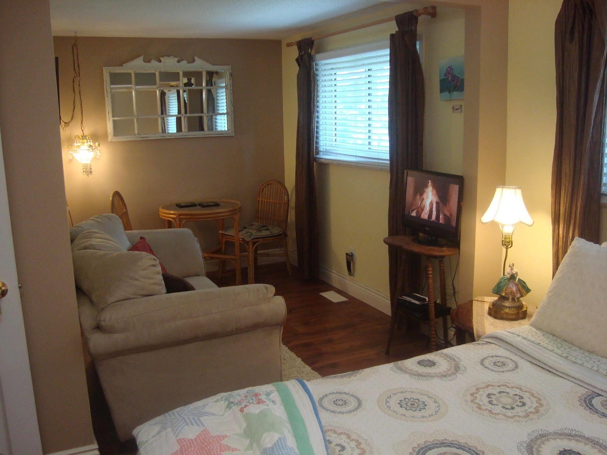Paddington Place Bed & Breakfast Oshawa Bagian luar foto
