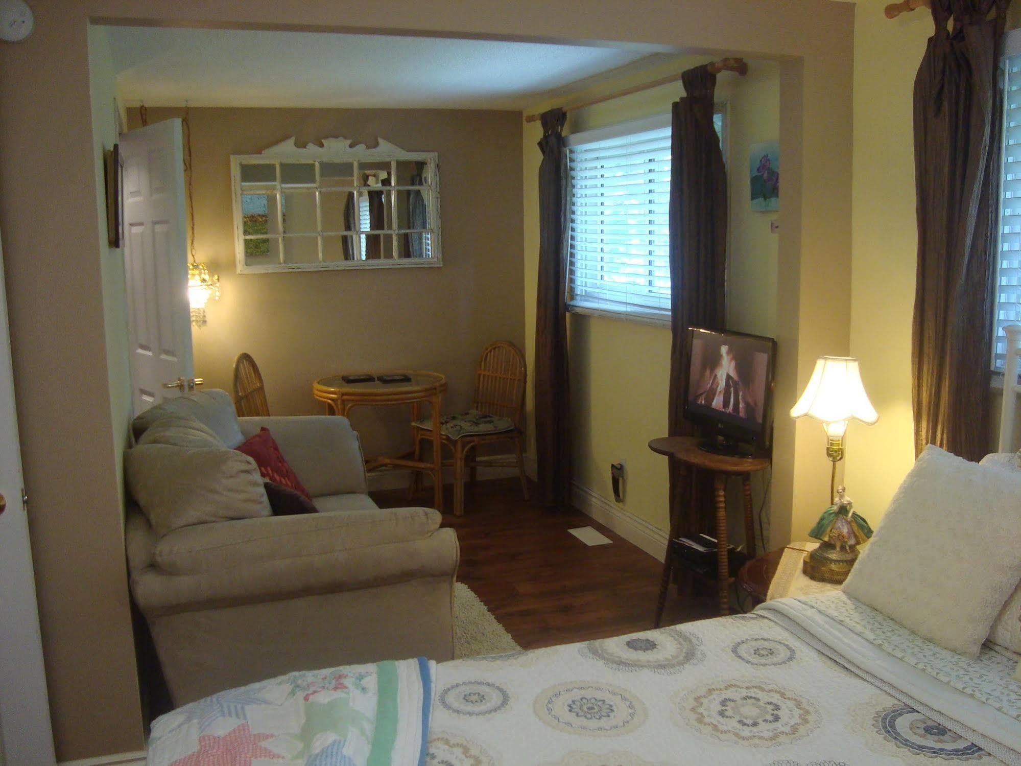 Paddington Place Bed & Breakfast Oshawa Bagian luar foto