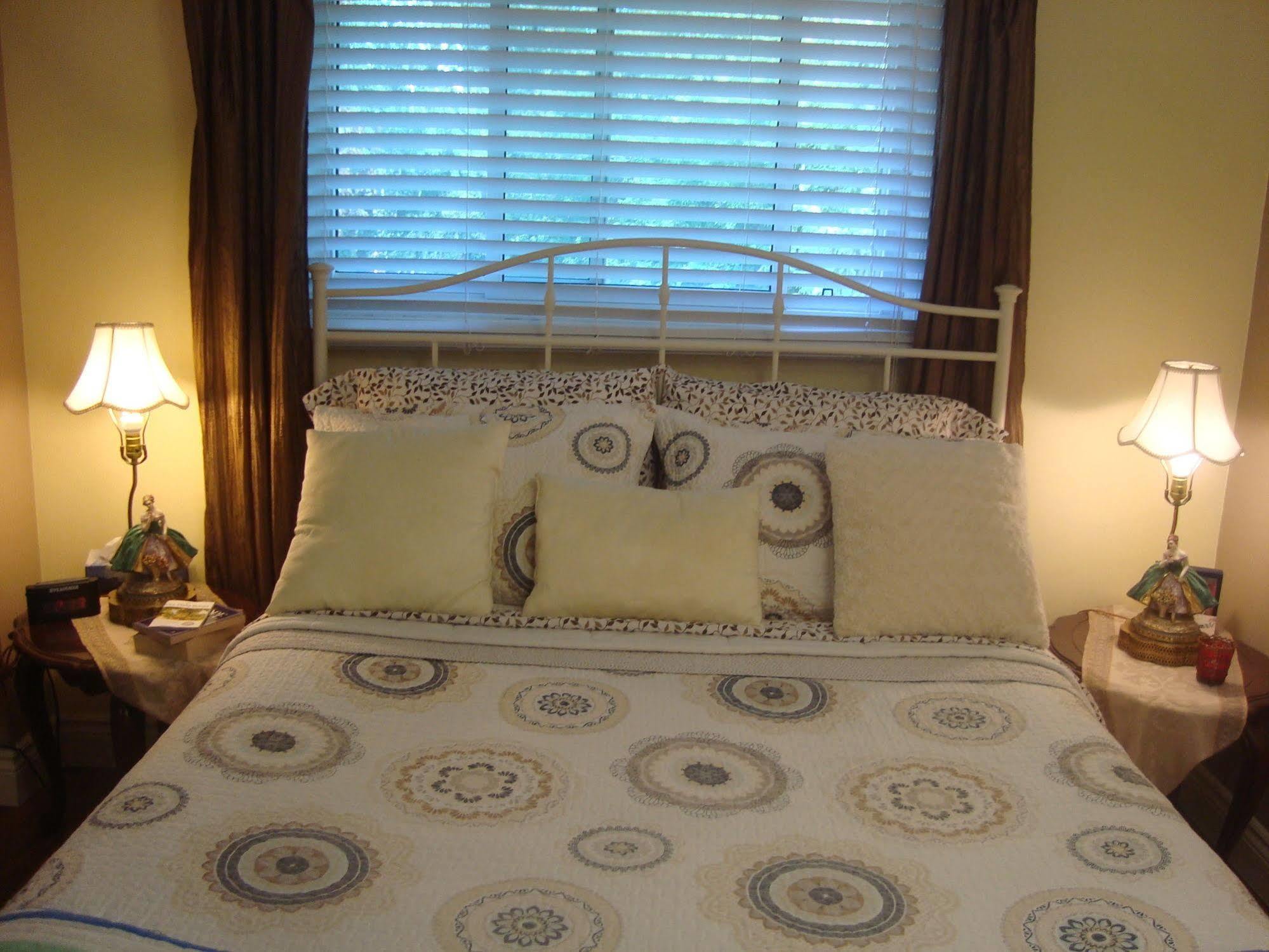 Paddington Place Bed & Breakfast Oshawa Bagian luar foto