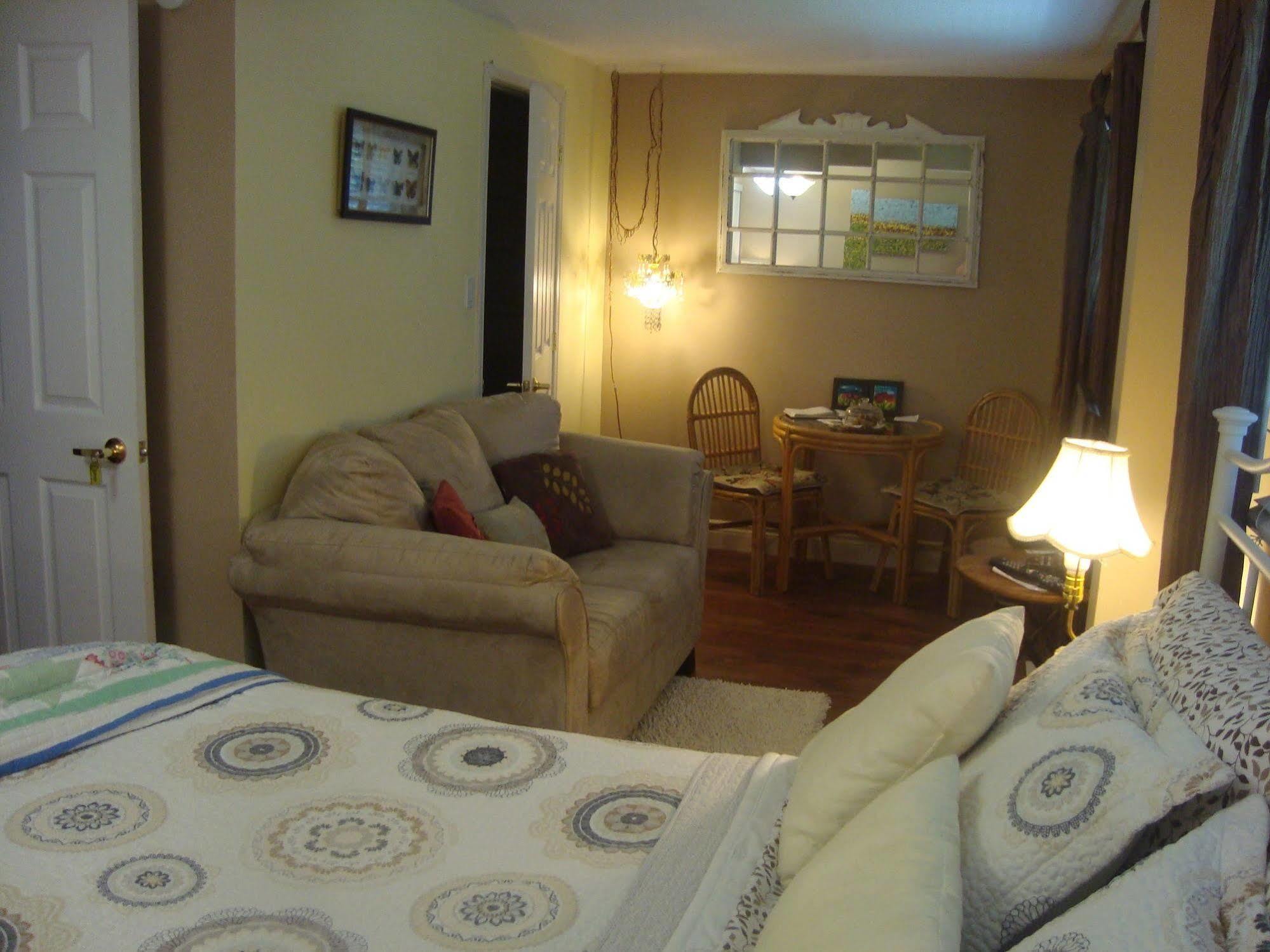 Paddington Place Bed & Breakfast Oshawa Bagian luar foto